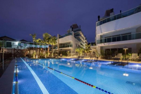 Apto c/piscina a 2min da praia de Bombas CVA305